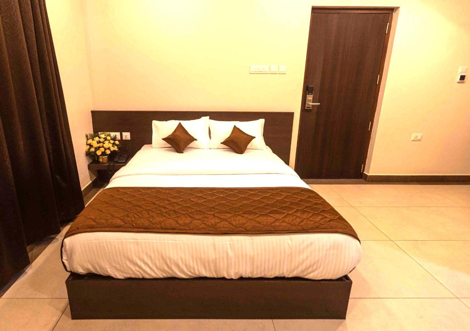 Hotel Pankaj Residency Guruvāyūr Екстериор снимка