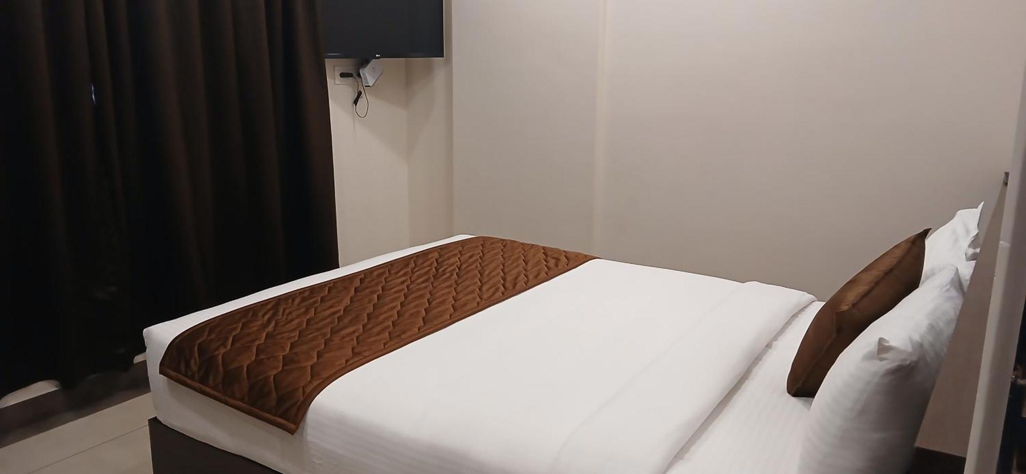 Hotel Pankaj Residency Guruvāyūr Екстериор снимка