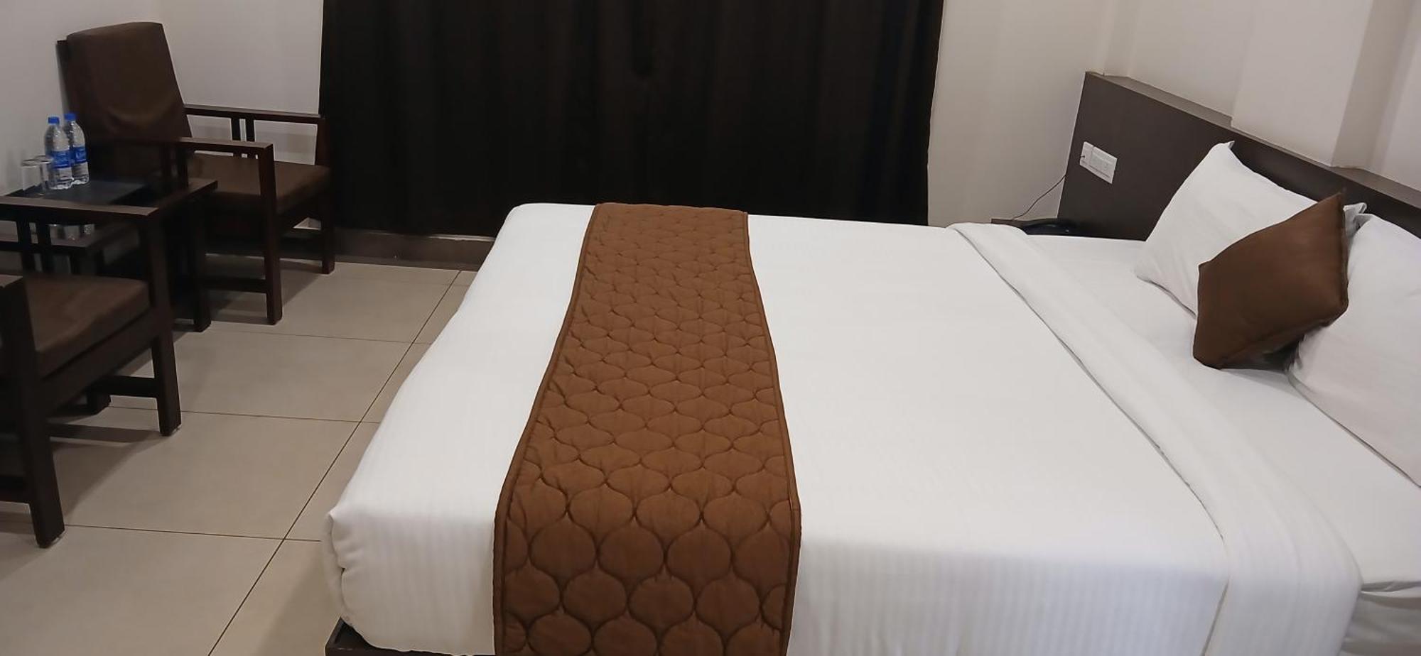 Hotel Pankaj Residency Guruvāyūr Екстериор снимка