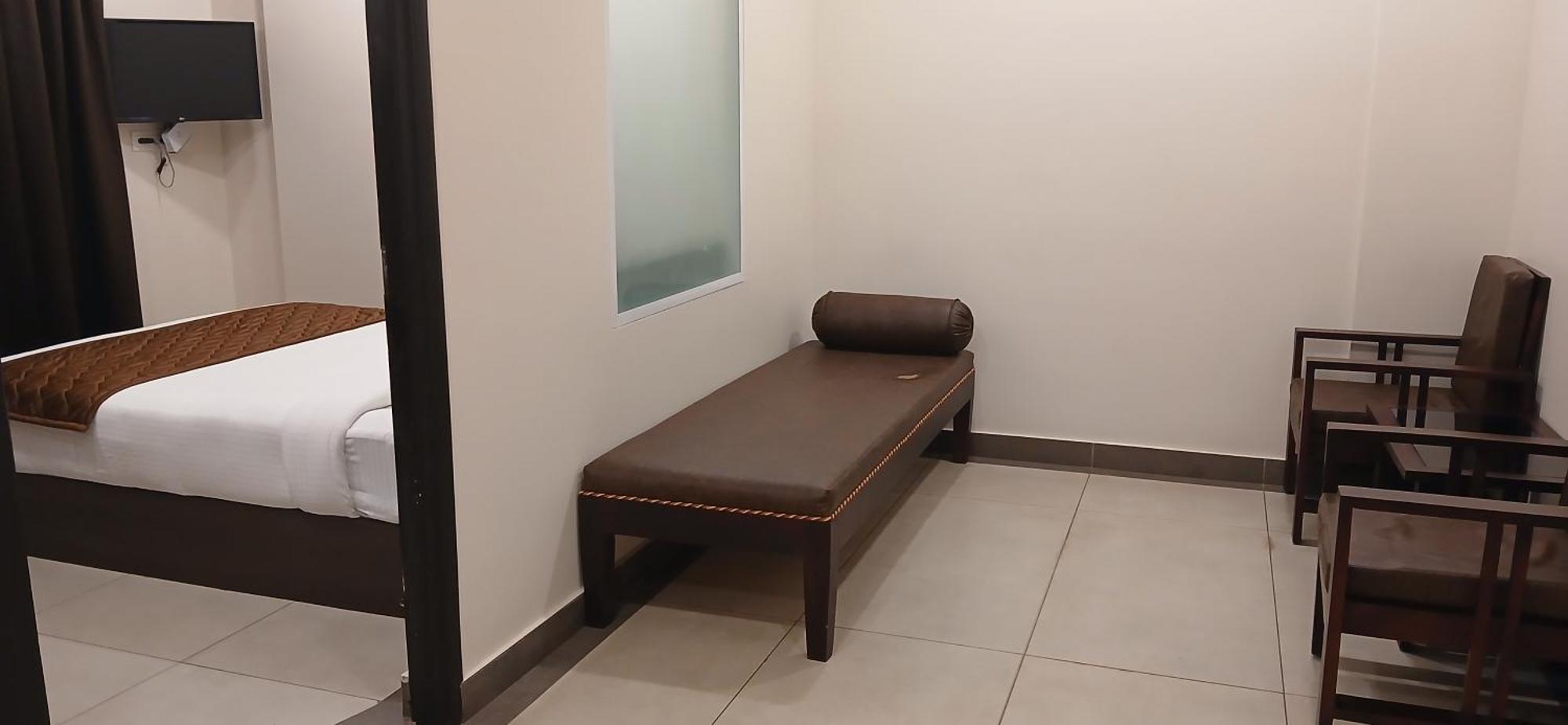 Hotel Pankaj Residency Guruvāyūr Екстериор снимка
