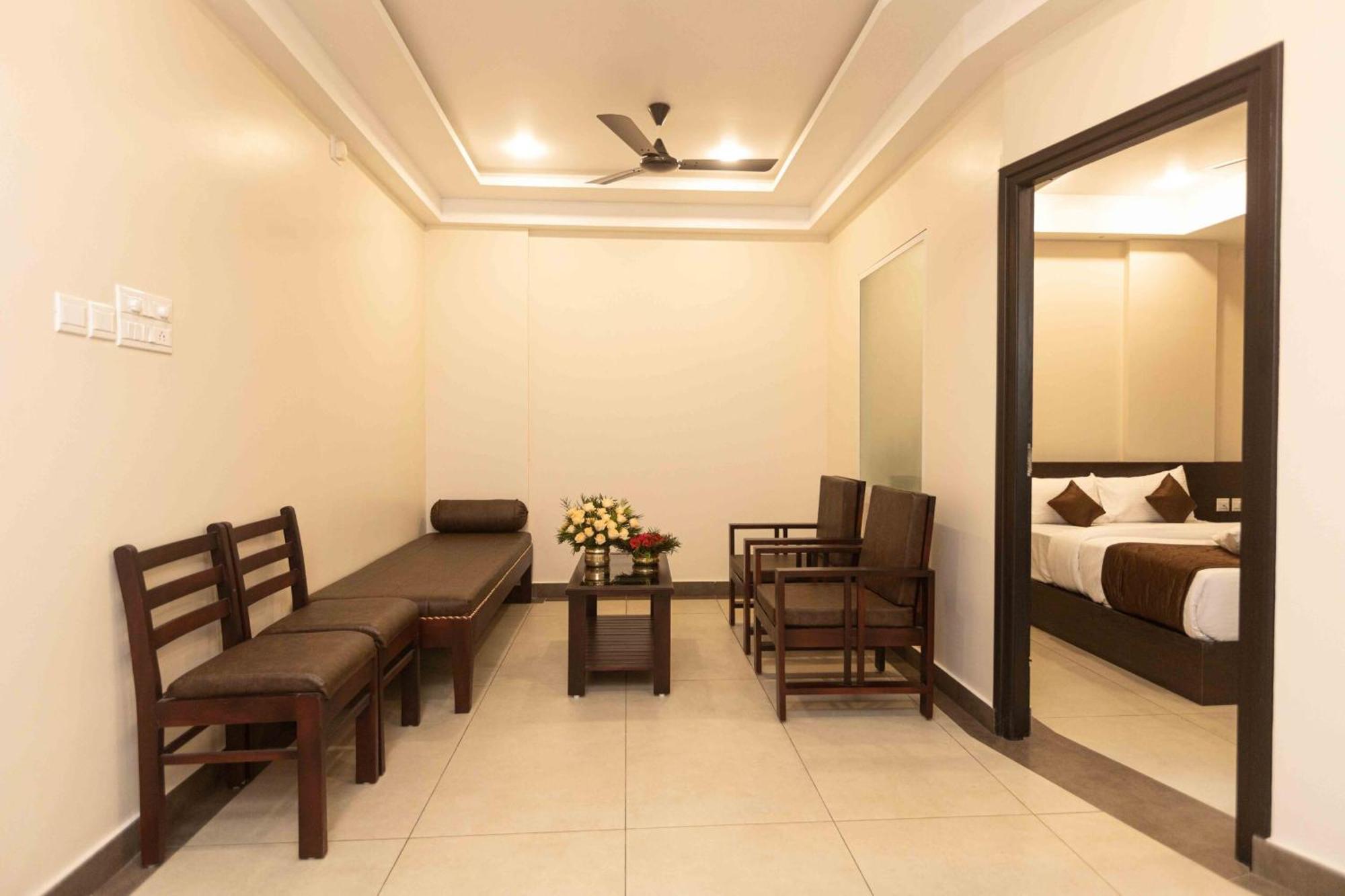 Hotel Pankaj Residency Guruvāyūr Екстериор снимка