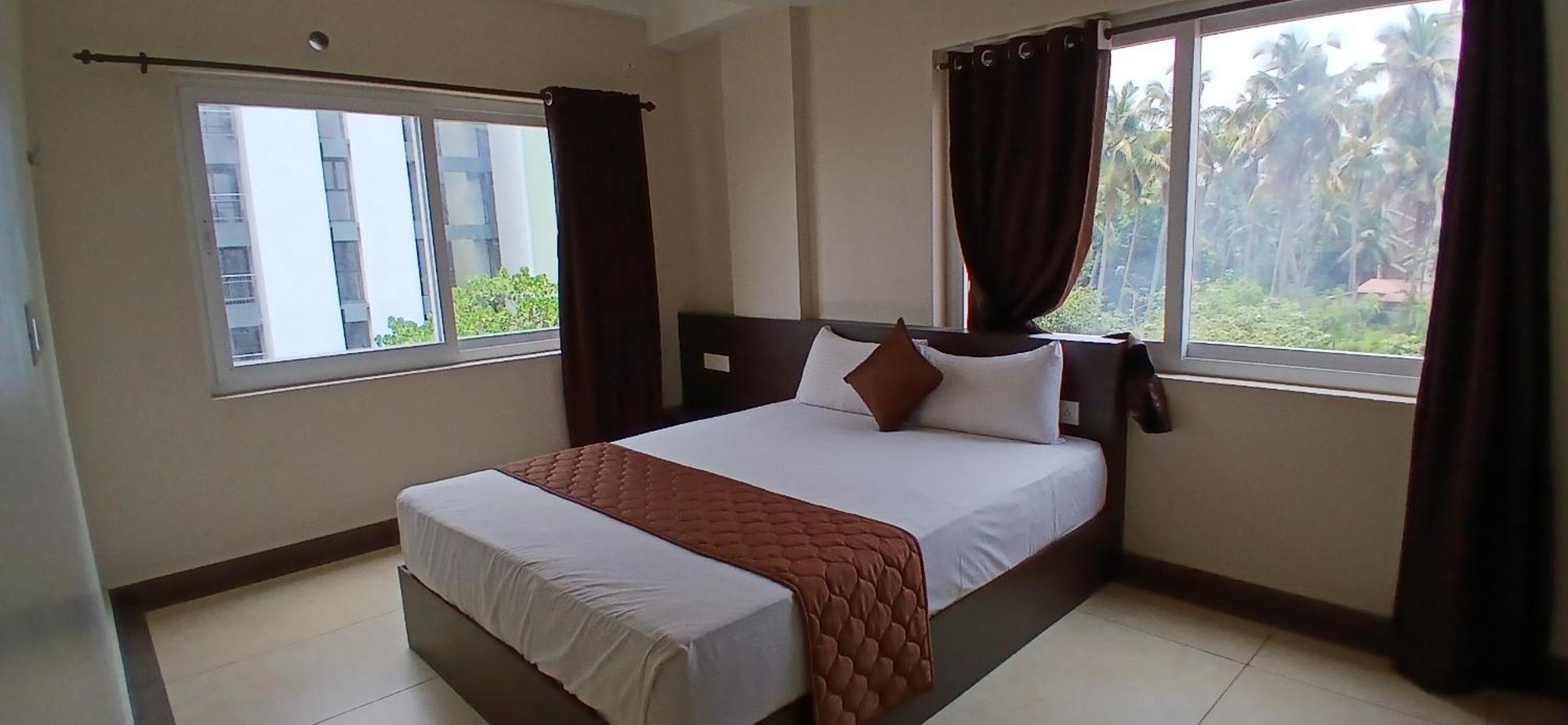 Hotel Pankaj Residency Guruvāyūr Екстериор снимка
